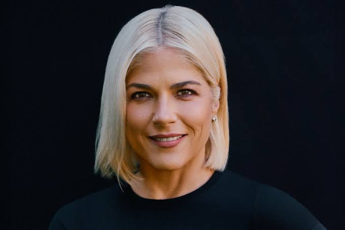 Hollywood actress Selma Blair hospitalized after allegedly injuring Flight attendants on Plane
